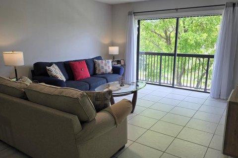 Condo à Tamarac, Floride, 2 chambres № 2270556
