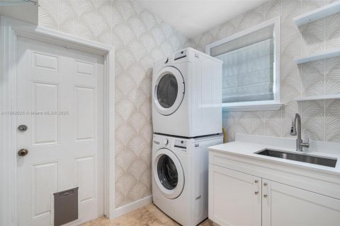 Купить виллу или дом в Майами-Шорс, Флорида 3 спальни, 165.64м2, № 1930760 - фото 15