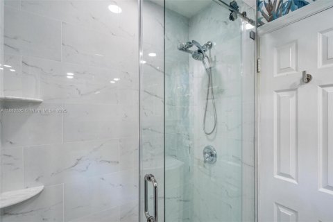 Купить виллу или дом в Майами-Шорс, Флорида 3 спальни, 165.64м2, № 1930760 - фото 24