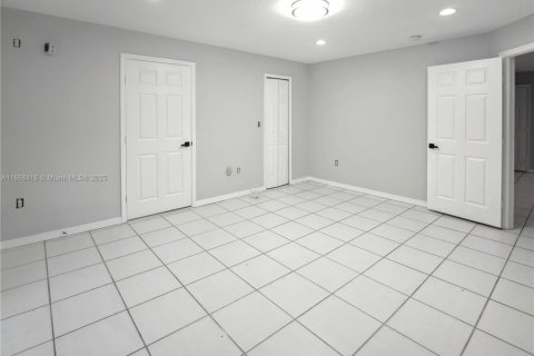 Condominio en alquiler en Doral, Florida, 3 dormitorios, 119.84 m2 № 1927803 - foto 13