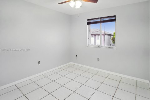 Condominio en alquiler en Doral, Florida, 3 dormitorios, 119.84 m2 № 1927803 - foto 17