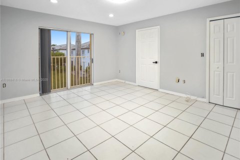Condominio en alquiler en Doral, Florida, 3 dormitorios, 119.84 m2 № 1927803 - foto 12