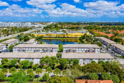 Condominio en alquiler en Doral, Florida, 3 dormitorios, 119.84 m2 № 1927803 - foto 24