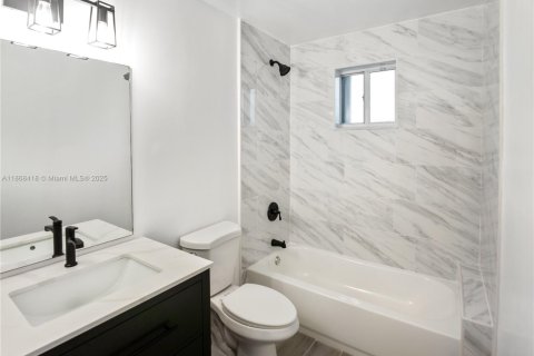 Condominio en alquiler en Doral, Florida, 3 dormitorios, 119.84 m2 № 1927803 - foto 19