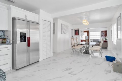 Купить виллу или дом в Майами, Флорида 5 спален, 148.64м2, № 1790694 - фото 19