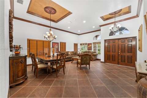 House in Miami, Florida 4 bedrooms, 259.66 sq.m. № 1746052 - photo 1
