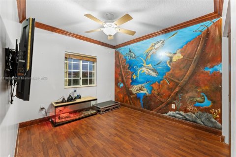 House in Miami, Florida 4 bedrooms, 259.66 sq.m. № 1746052 - photo 13