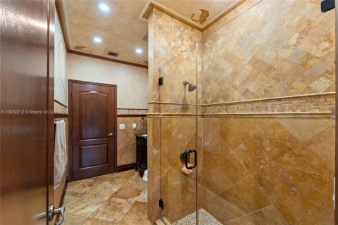House in Miami, Florida 4 bedrooms, 259.66 sq.m. № 1746052 - photo 6