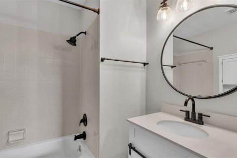 Condo in Mulberry, Florida, 2 bedrooms  № 1856782 - photo 17