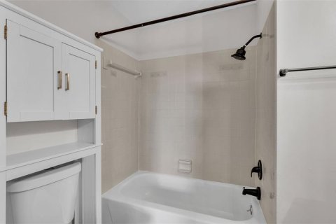 Condo in Mulberry, Florida, 2 bedrooms  № 1856782 - photo 18