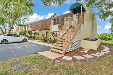 Condo in Mulberry, Florida, 2 bedrooms  № 1856782 - photo 25