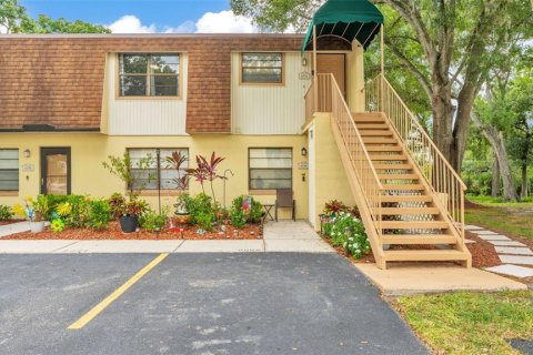 Condo in Mulberry, Florida, 2 bedrooms  № 1856782 - photo 1