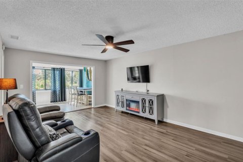 Condo in Mulberry, Florida, 2 bedrooms  № 1856782 - photo 7