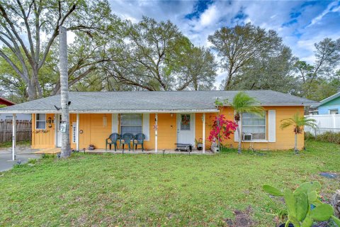 House in Zephyrhills, Florida 2 bedrooms, 111.48 sq.m. № 1526710 - photo 1