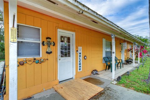 House in Zephyrhills, Florida 2 bedrooms, 111.48 sq.m. № 1526710 - photo 23