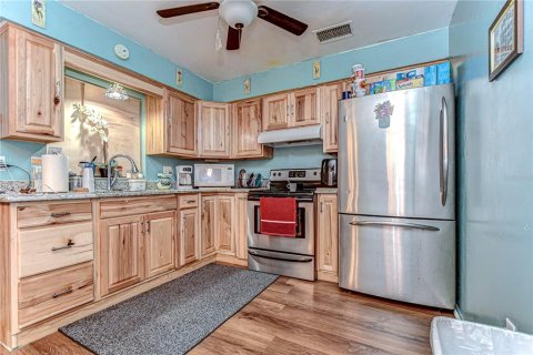 House in Zephyrhills, Florida 2 bedrooms, 111.48 sq.m. № 1526710 - photo 8