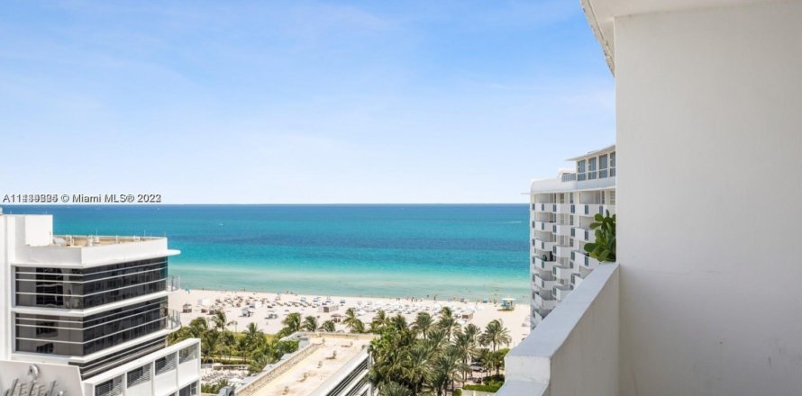 Estudio en el Condominio en Miami Beach, Florida  № 2012443