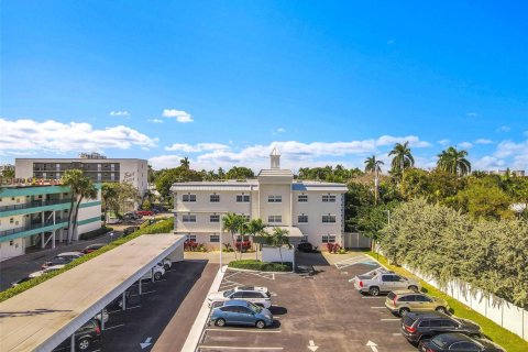 Condo in Lauderdale-by-the-Sea, Florida, 2 bedrooms  № 2251895 - photo 24