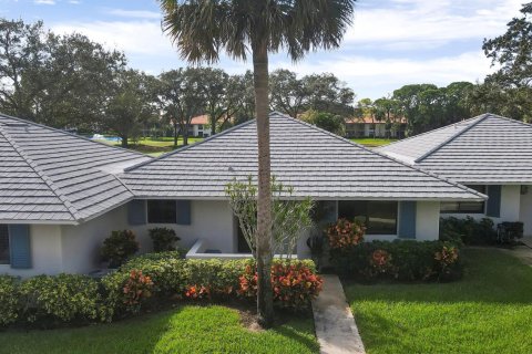 Townhouse in Palm Beach Gardens, Florida 2 bedrooms, 105.44 sq.m. № 1104421 - photo 1