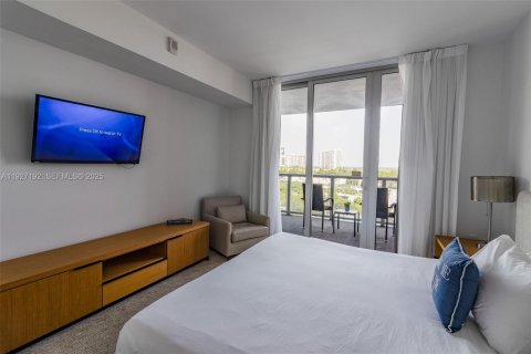 Купить кондоминиум в Халландейл-Бич, Флорида 2 спальни, 96.34м2, № 1985859 - фото 15