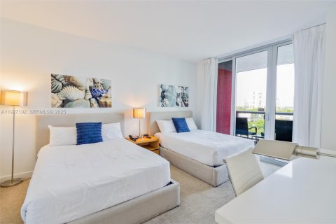 Купить кондоминиум в Халландейл-Бич, Флорида 2 спальни, 96.34м2, № 1985859 - фото 18