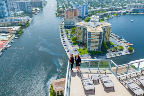 Купить кондоминиум в Халландейл-Бич, Флорида 2 спальни, 96.34м2, № 1985859 - фото 29