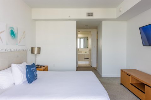 Купить кондоминиум в Халландейл-Бич, Флорида 2 спальни, 96.34м2, № 1985859 - фото 17