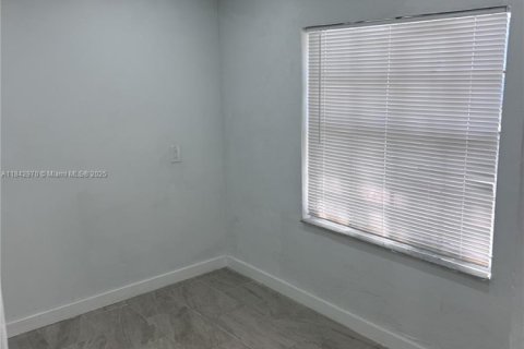 Villa ou maison à louer à Miami, Floride: 1 chambre, 74.32 m2 № 1836257 - photo 4