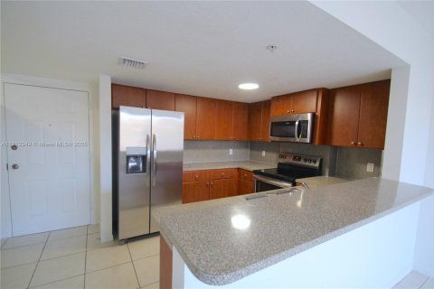 Condominio en venta en Miami, Florida, 1 dormitorio, 66.7 m2 № 2056599 - foto 4