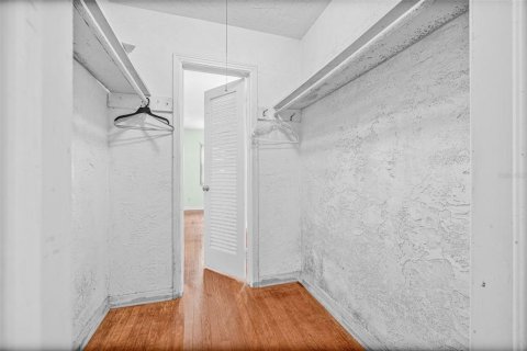 House in Saint Petersburg, Florida 2 bedrooms, 107.02 sq.m. № 1873350 - photo 15
