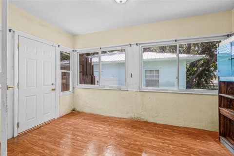House in Saint Petersburg, Florida 2 bedrooms, 107.02 sq.m. № 1873350 - photo 14