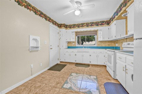 House in Saint Petersburg, Florida 2 bedrooms, 107.02 sq.m. № 1873350 - photo 11