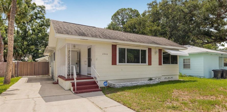 Casa en Saint Petersburg, Florida 2 dormitorios, 107.02 m2 № 1873350