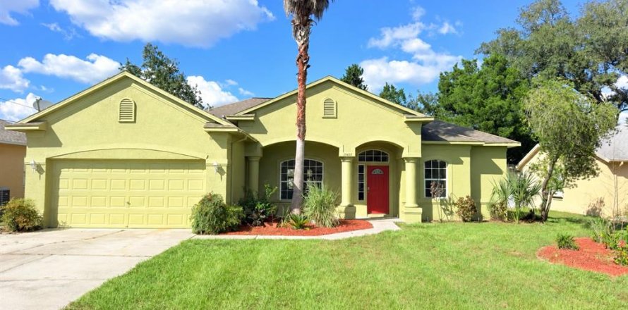 Villa ou maison à Brooksville, Floride 4 chambres, 212.75 m2 № 2418576