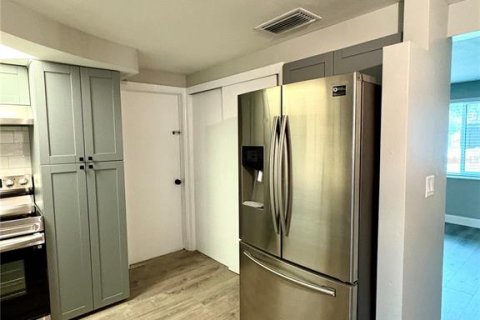 Casa en alquiler en Holiday, Florida, 2 dormitorios, 98.1 m2 № 1904518 - foto 7