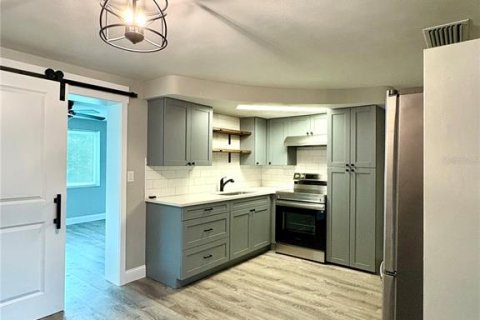 Casa en alquiler en Holiday, Florida, 2 dormitorios, 98.1 m2 № 1904518 - foto 4