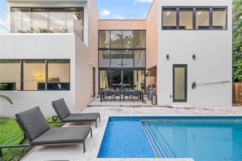 Casa en venta en Miami, Florida, 5 dormitorios, 288.37 m2 № 1775926 - foto 26