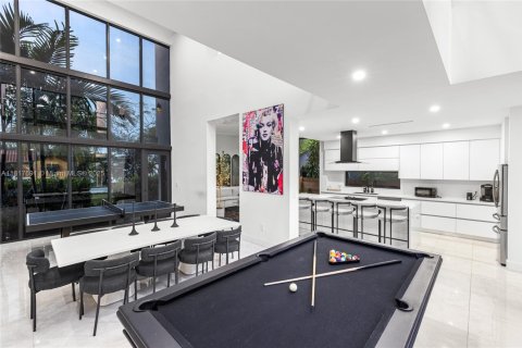 Casa en venta en Miami, Florida, 5 dormitorios, 288.37 m2 № 1775926 - foto 2