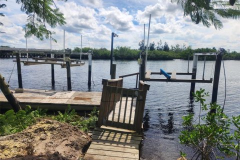 Terreno en venta en Punta Gorda, Florida № 1434502 - foto 12