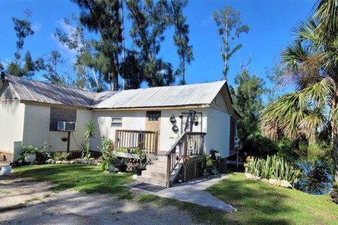 Terreno en venta en Punta Gorda, Florida № 1434502 - foto 4