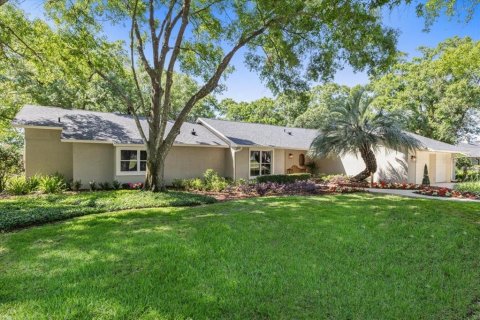House in Orlando, Florida 4 bedrooms, 285.21 sq.m. № 1649287 - photo 1