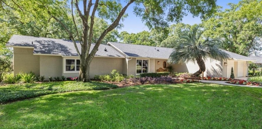 House in Orlando, Florida 4 bedrooms, 285.21 sq.m. № 1649287