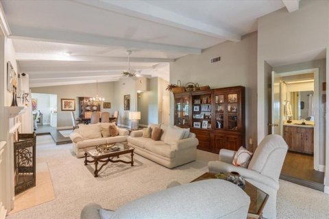 House in Orlando, Florida 4 bedrooms, 285.21 sq.m. № 1649287 - photo 8