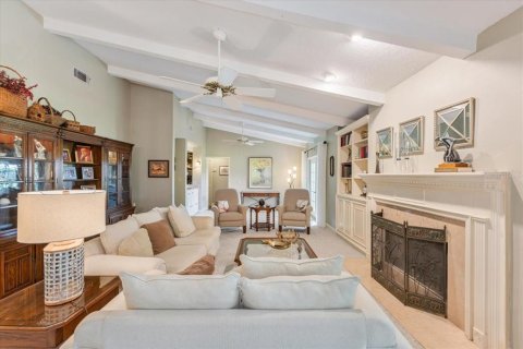 House in Orlando, Florida 4 bedrooms, 285.21 sq.m. № 1649287 - photo 9