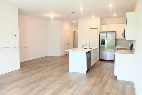 Townhouse in Port St. Lucie, Florida 3 bedrooms, 151.62 sq.m. № 2068369 - photo 5