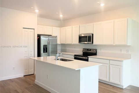 Townhouse in Port St. Lucie, Florida 3 bedrooms, 151.62 sq.m. № 2068369 - photo 6