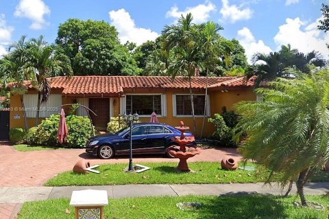 Villa ou maison à Miami, Floride 6 chambres, 215.63 m2 № 2055340