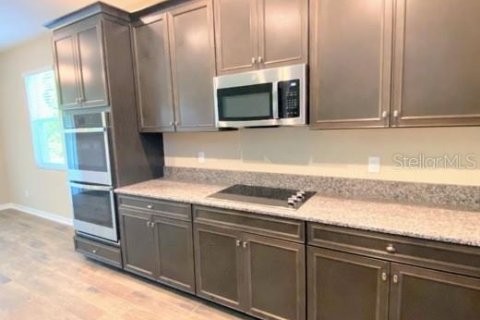 Villa ou maison à louer à Tampa, Floride: 5 chambres, 353.03 m2 № 1884319 - photo 6
