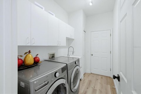 Купить виллу или дом в Юниверсити-Парк, Флорида 7 комнат, 179.58м2, № 2133323 - фото 24