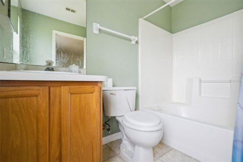 House in Edgewater, Florida 3 bedrooms, 124.49 sq.m. № 2198252 - photo 20